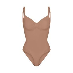 SKIMS SCULPTING BODYSUIT